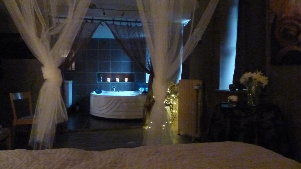 Francorchamps Guest House, Chambres Avec Ou Sans Jacuzzi Malmedy Rom bilde